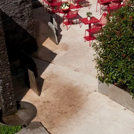 Hotel De Roma