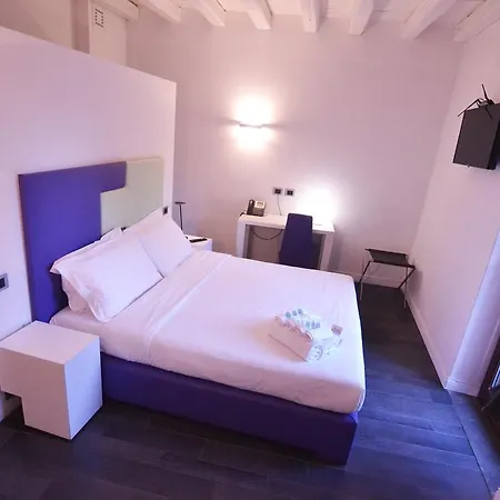 Hotel De Roma