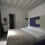 De 3*